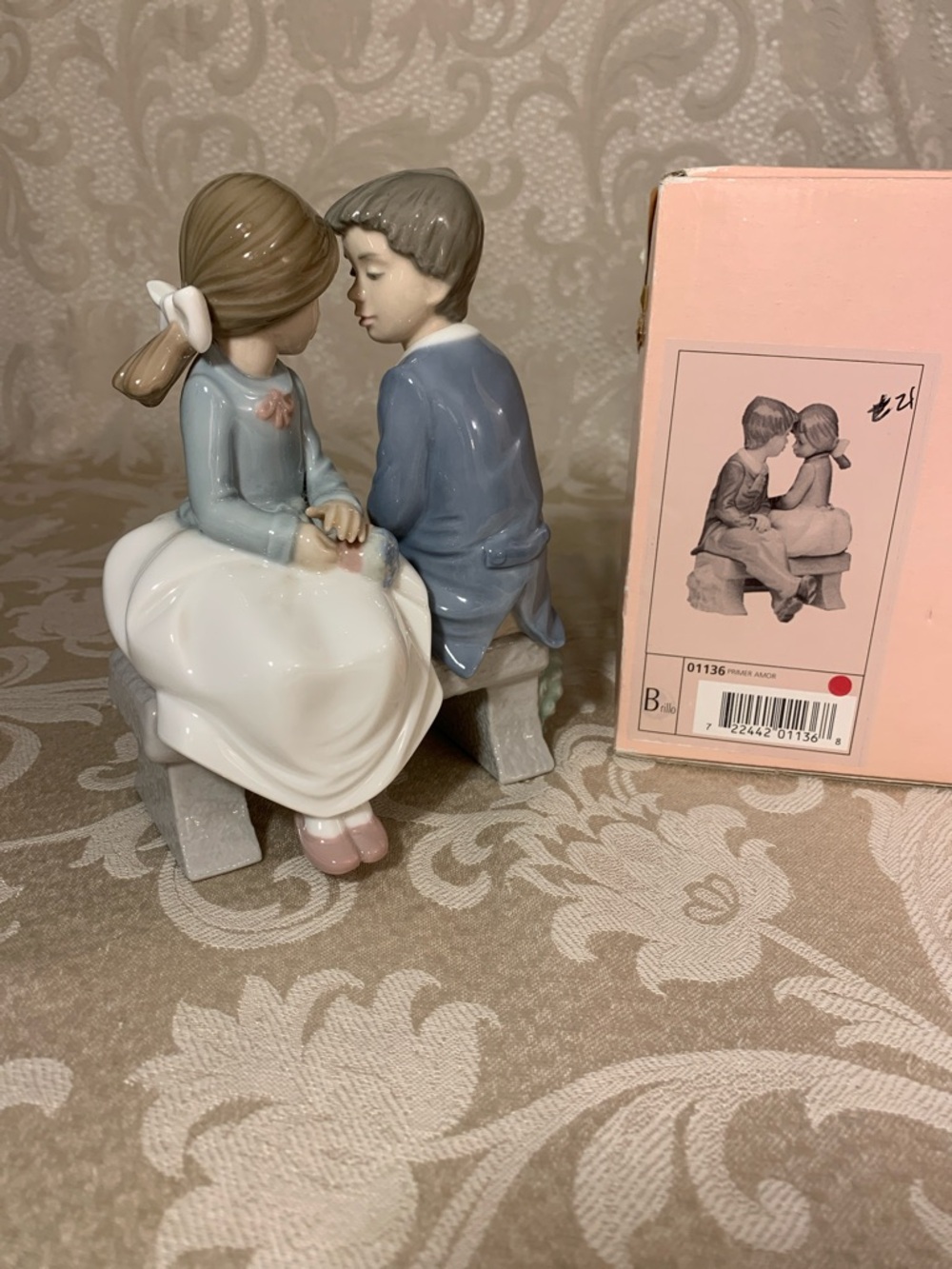 NAO  Lladro First Love # 01136